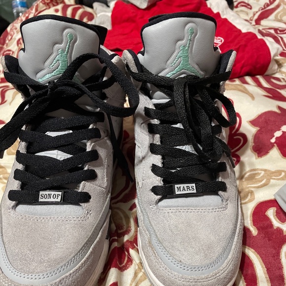 Jordan son of Mars wolf grey - Picture 3 of 3